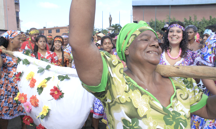 TRadicion porteña " el baile de la hamaca" , recorrio puerto cabello Foto Luis Cebalos Bisamon