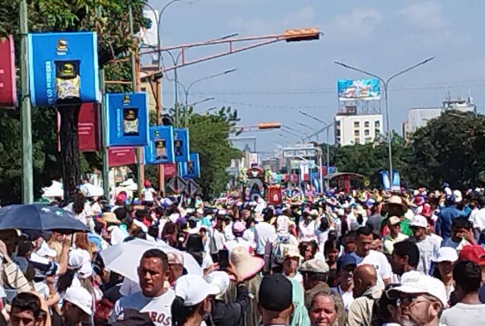 Avanceimp La Divina Pastora Recorre La Avenida Venezuela Rumbo A La