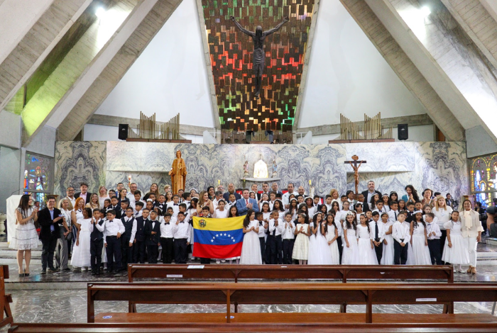 En Caracas Más de 80 niños y niñas participaron en Mi Primera Comunión