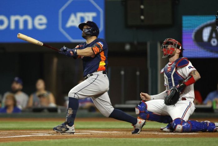 VIDEO Orgullo nacional El venezolano José Altuve conectó en Texas