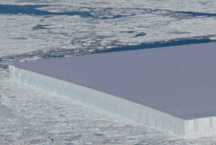 NASA descubre un misterioso bloque de hielo en Antártica