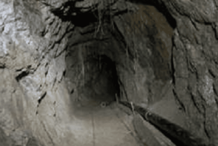 Hallan un túnel con energía solar en frontera EUA-México Hallan un túnel con energía solar en frontera EUA-México