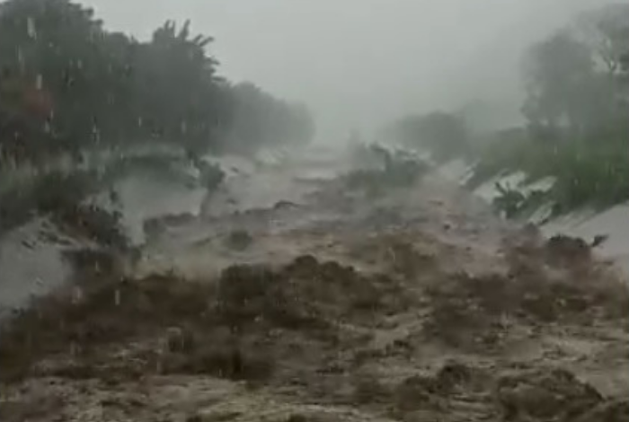 Video They Report The Flooding Of The Naiguata River In La Guaira 30ago