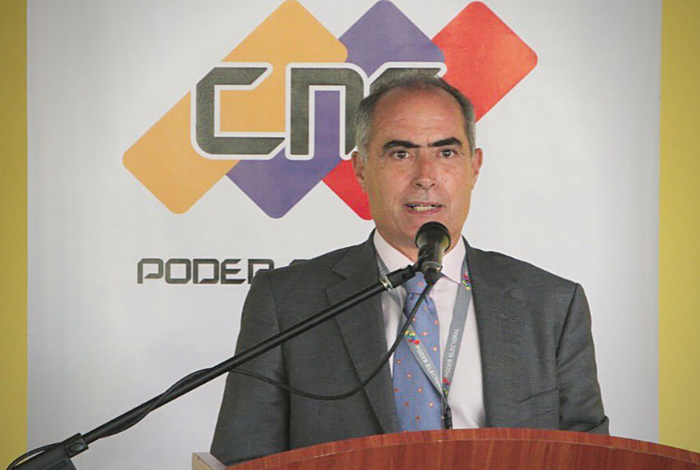 Rector Roberto Picón sobre proceso de recolección de firmas: No es factible #22Ene
