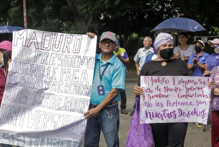 Docentes de educación media en Guayana cobraron solo 300 bolívares de ...