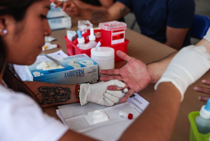 ▷ Em 25 centros de saúde do país, realizam testes de HIV gratuitos #18Ago