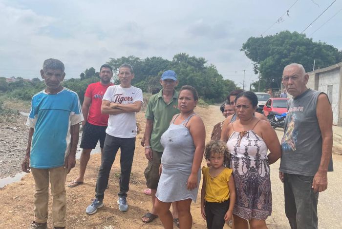 #VIDEO “Cada vez que llueve nosotros vivimos una agonía”, habitantes de La Peña piden la limpieza de la quebrada del sector #31Oct