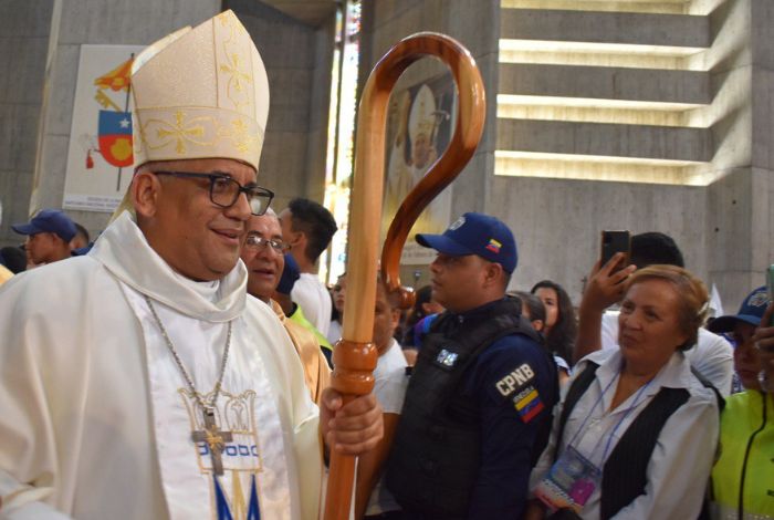 #FOTOS ¡Pastor de ovejas! Mons. Víctor Hugo Basabe fue nombrado Arzobispo para la Arquidiócesis de Coro #31Oct