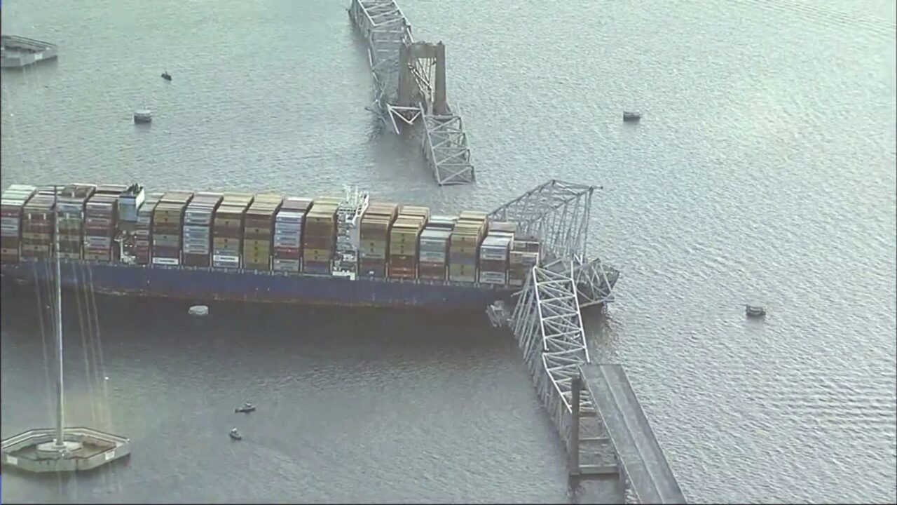 Buque portacontenedores impactó el puente Francis Scott Key de Baltimore la madrugada del martes