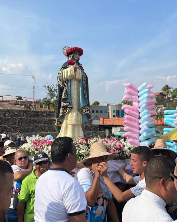 La sagrada imagen de la Virgen Santa Rosa de Lima