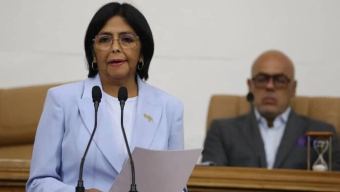 Delcy Rodríguez en la AN presentando la Ley contra el Fascismo