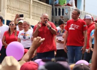 Diosdado Cabello ante una congregación chavista en Biscucuy