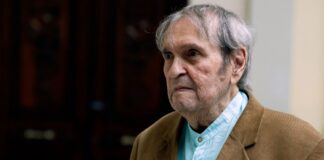 El poeta venezolano Rafael Cadenas cumplió 94 años