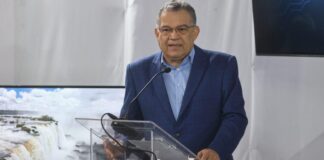 Enrique Márquez, candidato de Centrados