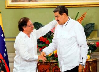 Gustavo Petro y Nicolás Maduro, durante un encuentro en Caracas.