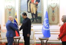 Karim Khan sostiene encuentro con Nicolás Maduro