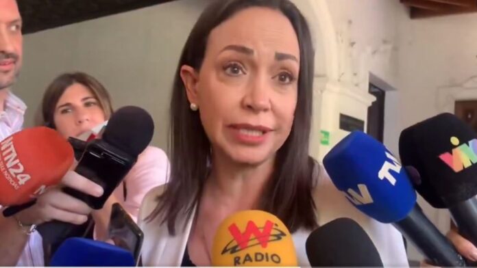 María Corina Machado ante los medios de comunicación