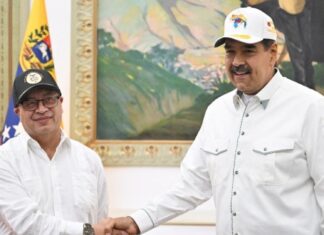 Petro dialogó con ambos sectores de la política venezolana