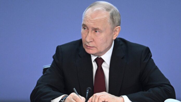 Putin en reunión con funcionarios habló del ataque a Moscú