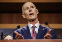 Rick Scott crítico con la reunión entre Maduro y Petro