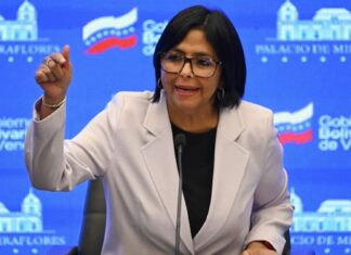 Delcy Rodríguez acusa a Estados Unidos de querer robarse el petróleo venezolano