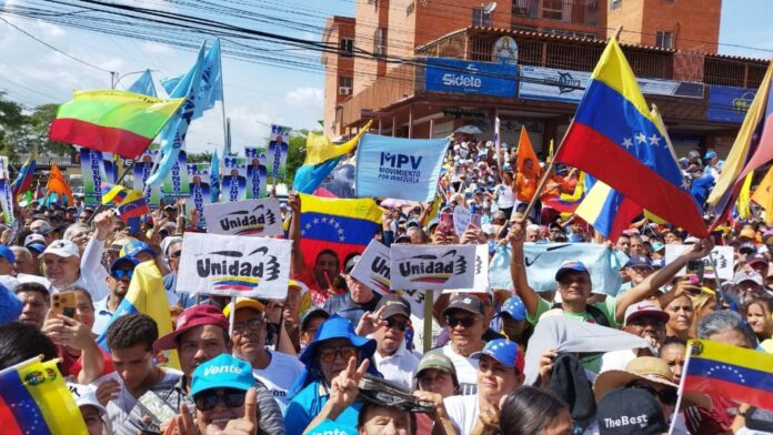 La población de Cabudare en las calles para apoyar a María Corina Machado