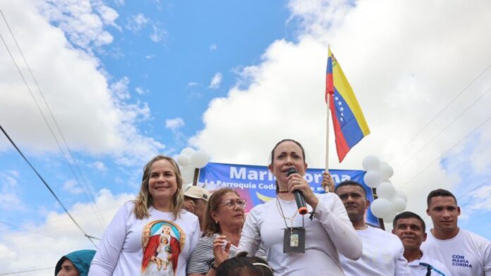 María Machado en Puerto Páez, Apure