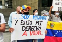 Migrantes exigen con protestas que les permitan inscribirse en el Registro Electoral