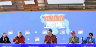 Nicolás Maduro anunciando su comando de campaña Venezuela Nuestra