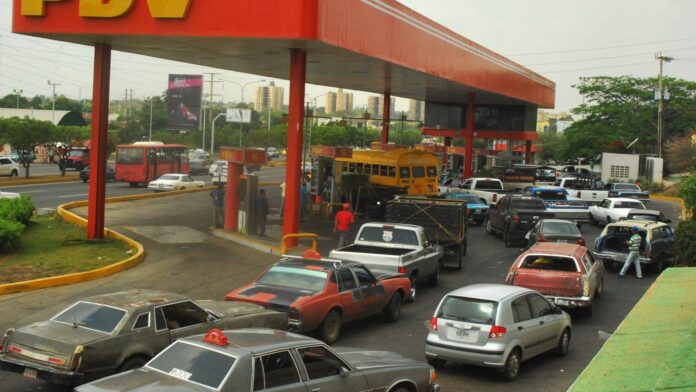 Colas de gasolina en Venezuela