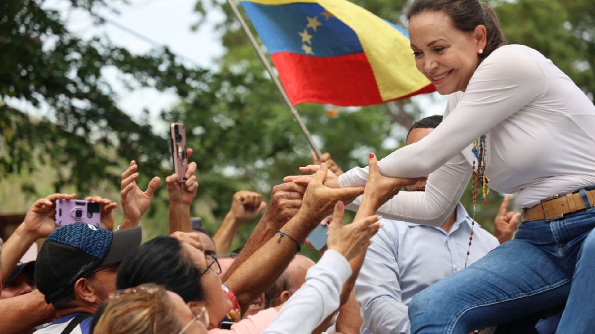 ▷ VIDEO | María Corina Machado recorre las calles de Nueva Esparta #12Jun -  El Impulso