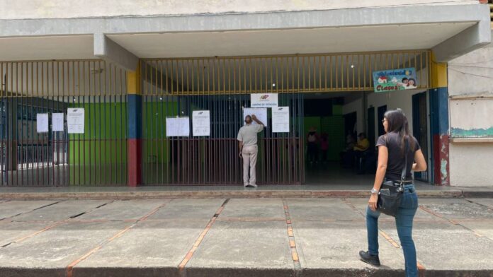 Centros de votación de Bararida reflejan poca afluencia de personas en horas del mediodía