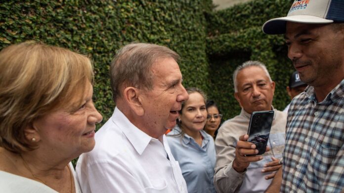 Edmundo-Gonzalez-Urrtuia