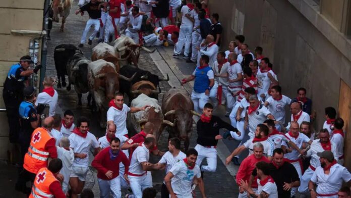 Encierro de toros en San Fermín, España