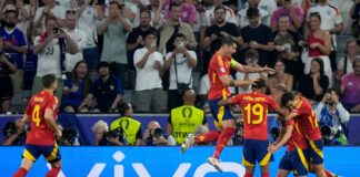 España celebrando uno de los goles ante Francia en la Eurocopa