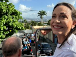 María Corina Machado en la caravana de campaña presidencial