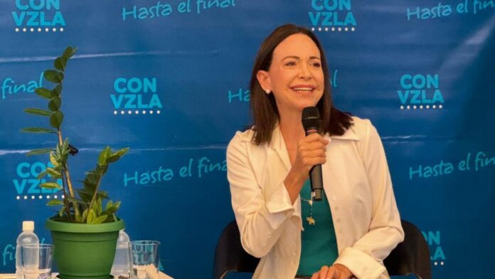 María Corina Machado en rueda de prensa junto a Edmundo González