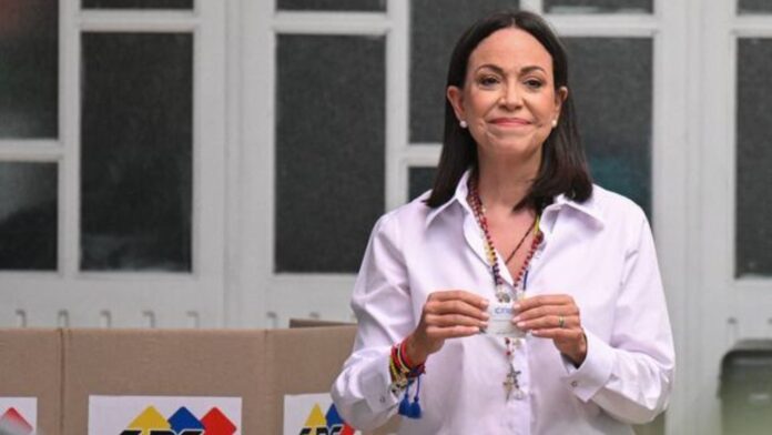 María Corina Machado pide cierre de las mesas electorales