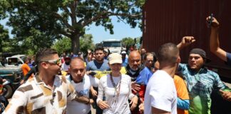 María Corina Machado superando trancas y obstáculos para llegar a Maracaibo