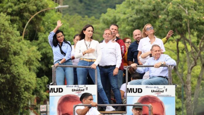 María Corina y Edmundo González llegan a la asamblea de ciudadanos