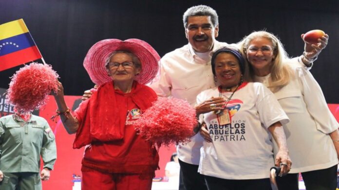 NICOLAS-MADUROS-ADULTOS-MAYORES