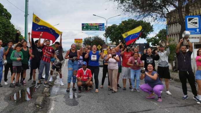 En Barquisimeto se registran protestas tras anuncio de resultados del CNE.