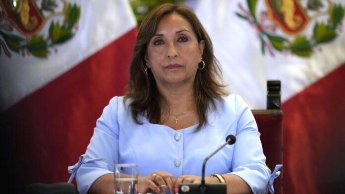 Dina Boluarte presidenta de Perú