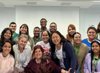 La Dra. Carmenza Spadafora, coordinadora del Centro de Biología Celular y Molecular de Enfermedades (CBCMe) del INDICASAT AIP junto con su equipo