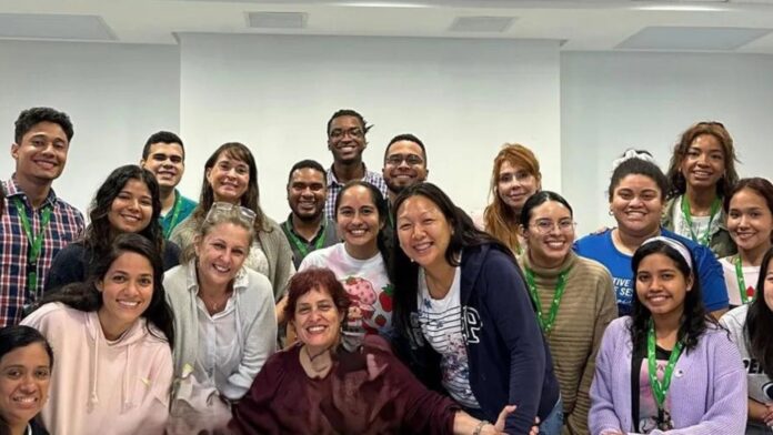 La Dra. Carmenza Spadafora, coordinadora del Centro de Biología Celular y Molecular de Enfermedades (CBCMe) del INDICASAT AIP junto con su equipo