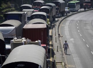 Transportistas de carga en protesta en Colombia