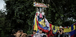 Migrantes venezolanos en el Darién