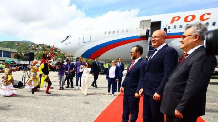 Viceprimer ministro ruso llega a Venezuela