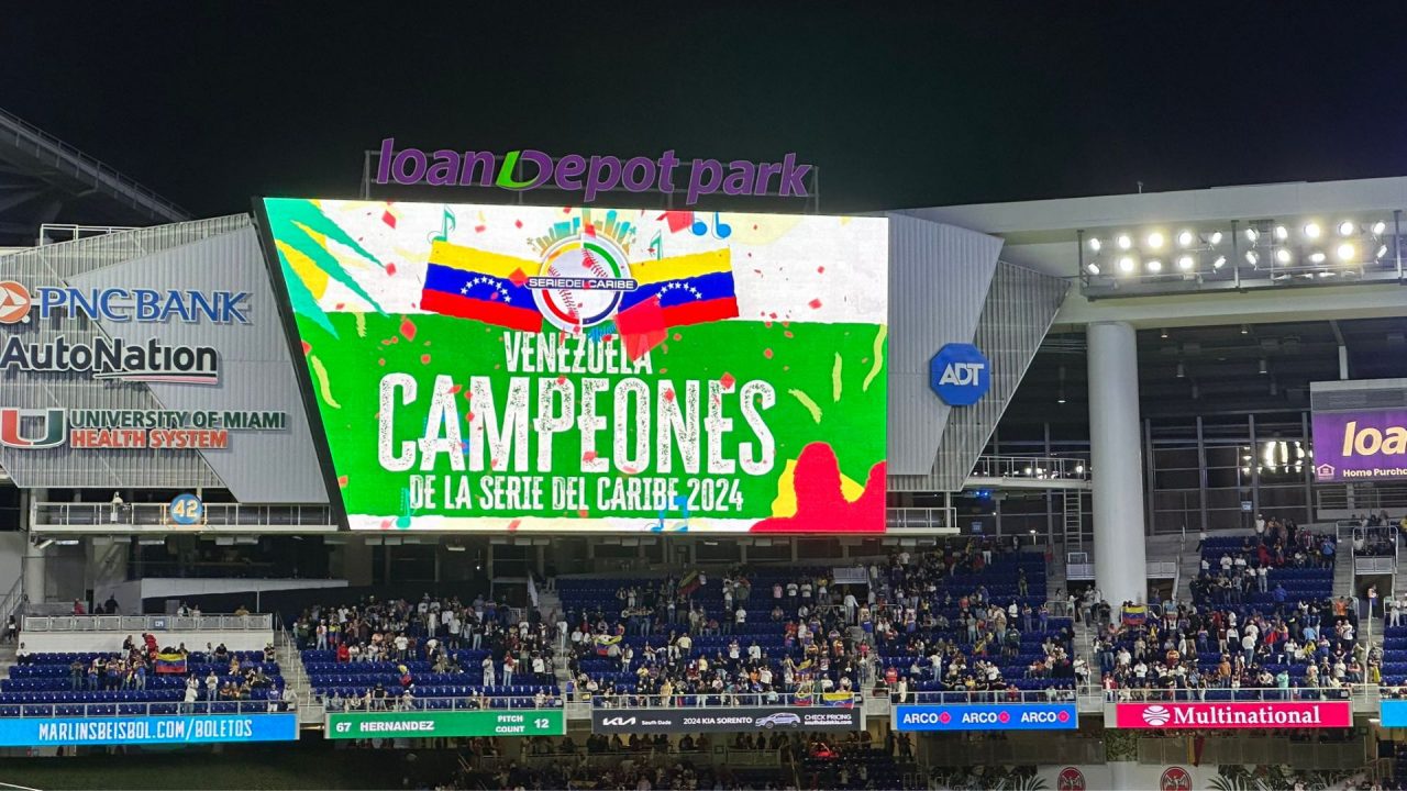 Tiburones de La Guaira coronan a  Venezuela campeona de la Serie Del Caribe