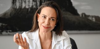 María Corina Machado insiste en negociar una transición pacífica